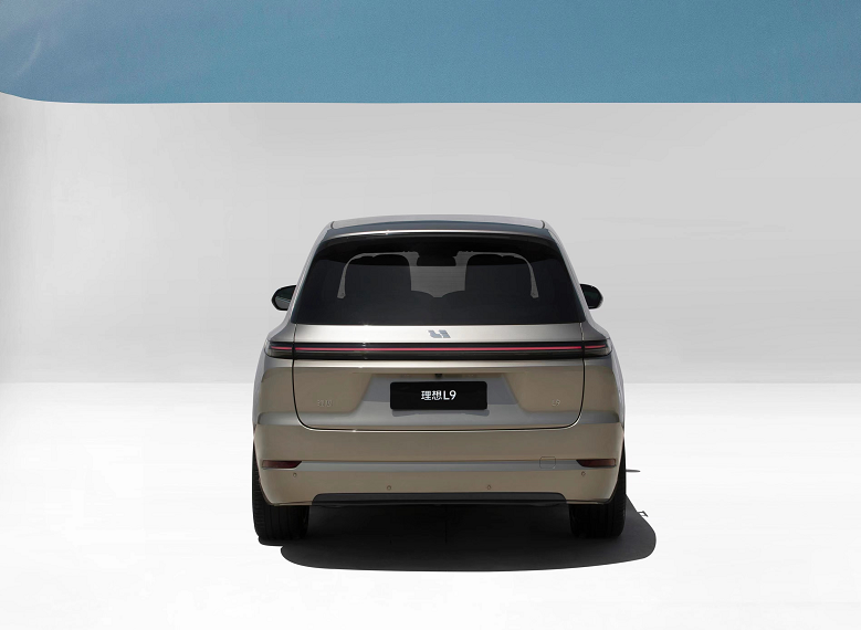  Ideal L9 Product force analysis ： The price is 45.98 ten thousand , Four cylinder engine is adopted , life 1315 km 