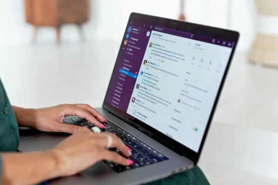 2 A group of South University students rely on science and technology to go to sea , annual income 10 Billion 