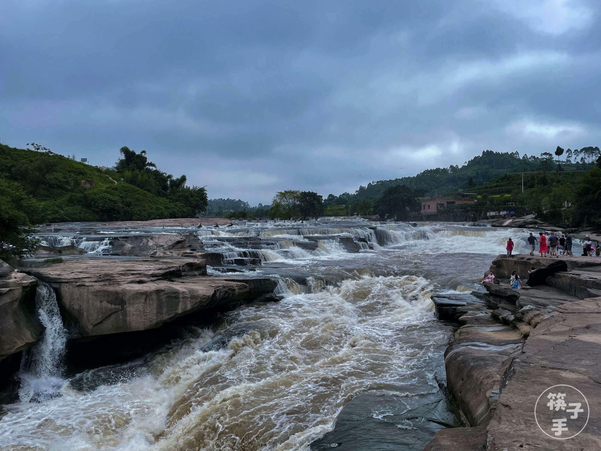 Tiger mouth waterfall: Tongliang version of xiaohukou waterfall
